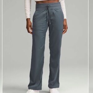 Lululemon Dance Studio Mid-Rise Pant *Regular
Oil Grey Size 2